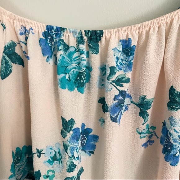 MTS Off the Shoulder Bell Sleeve Blush Pink & Light Blue
Floral Boho Top - Picture 4 of 7